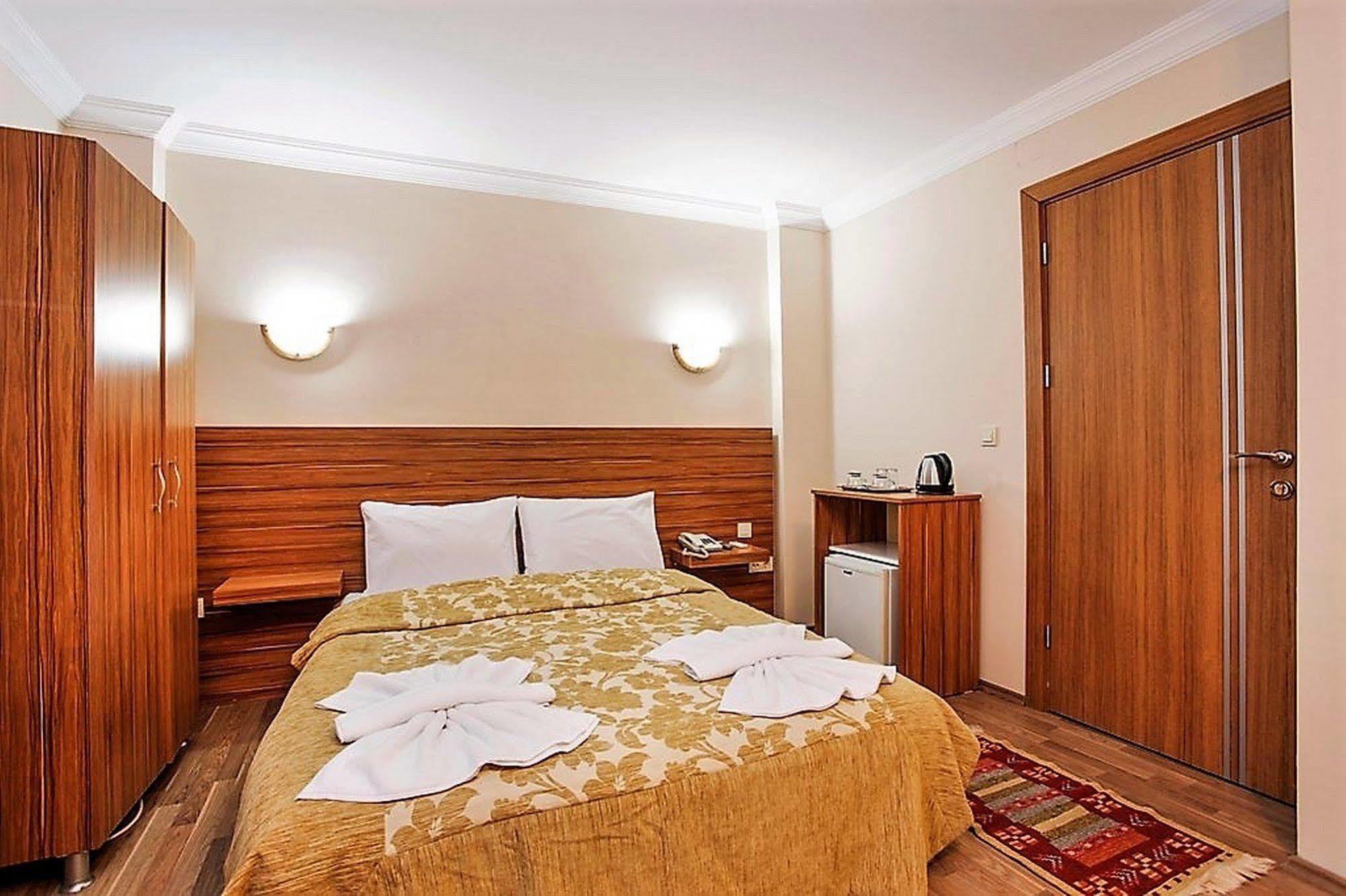 Casa Mia Hotel Истанбул Екстериор снимка