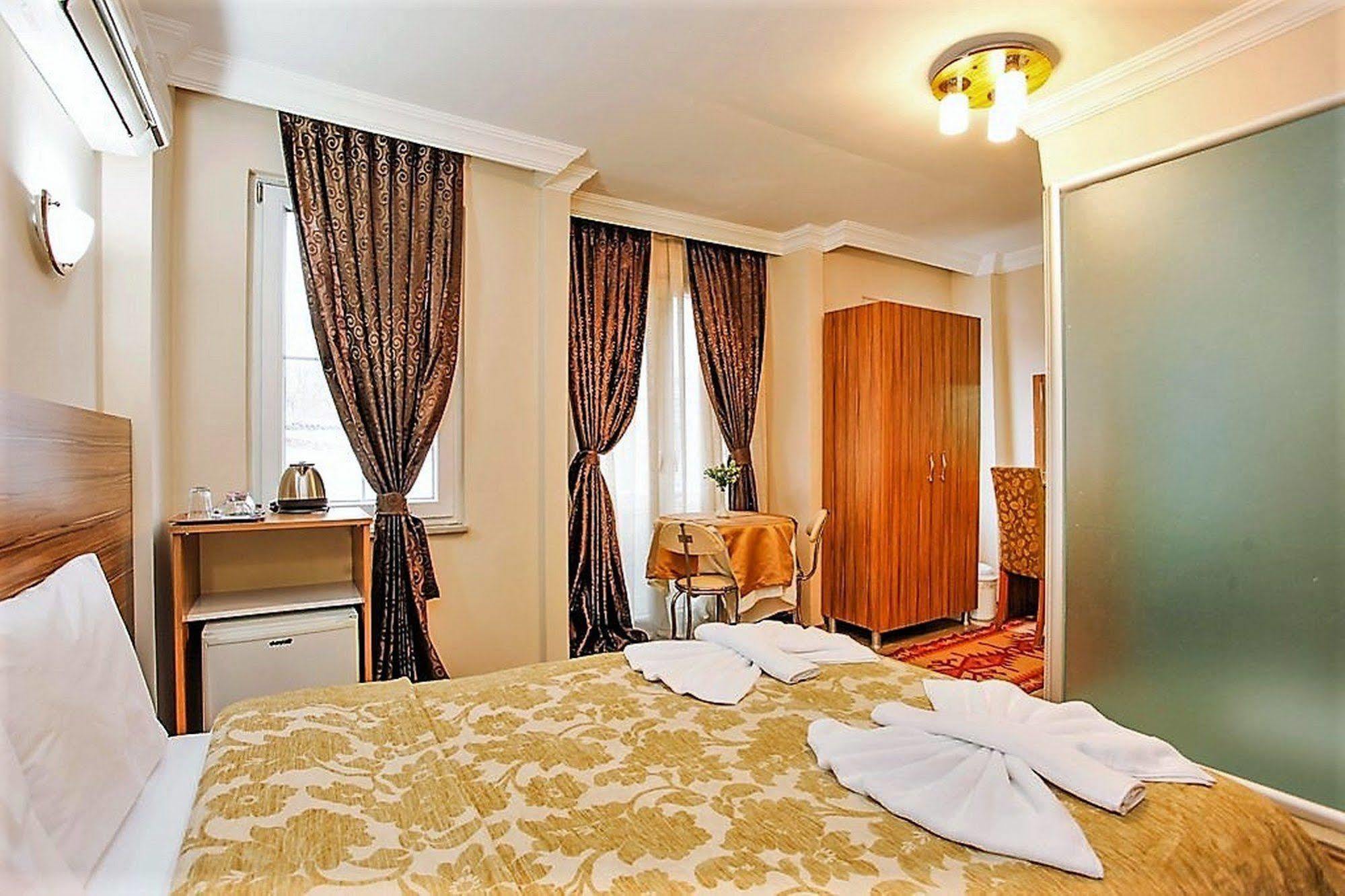 Casa Mia Hotel Истанбул Екстериор снимка