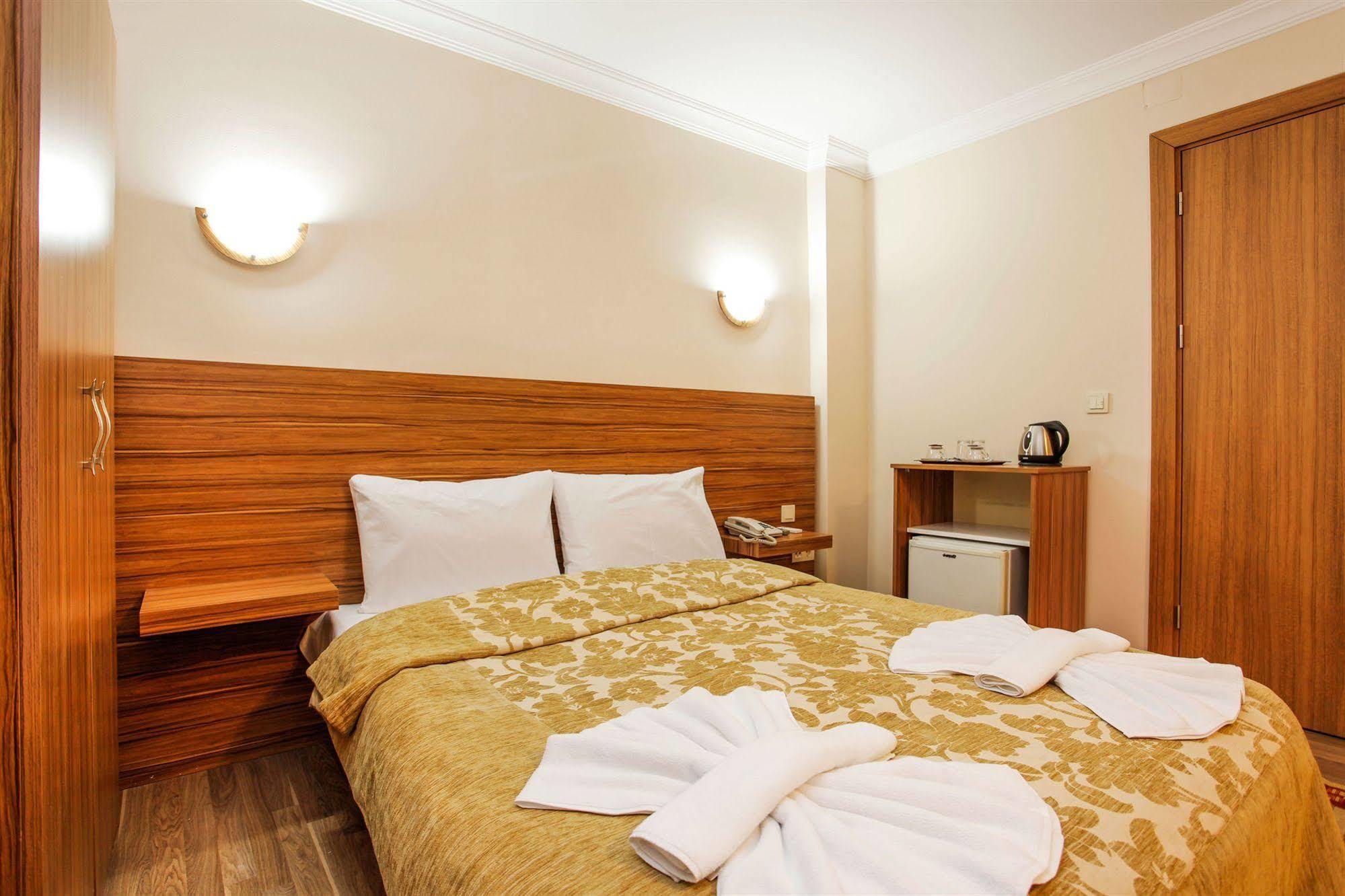 Casa Mia Hotel Истанбул Екстериор снимка